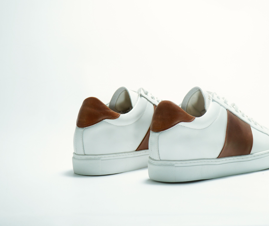 Sneakers GHOST en cuir blanc et camel men and panda