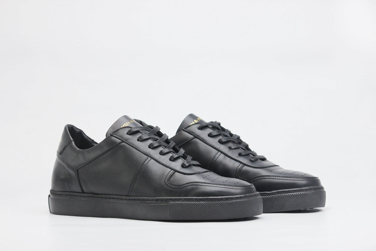 Sneakers BASE en cuir noir Men & Panda
